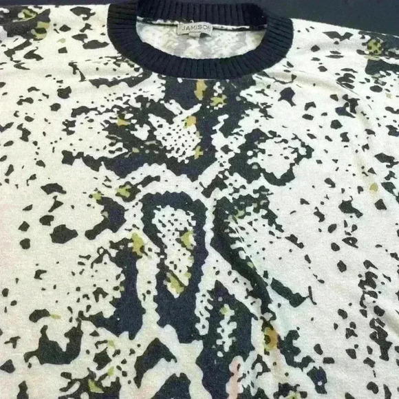 Jamison women crew neck pullover sweater with stripe accent, animal print large - Picture 8 of 10